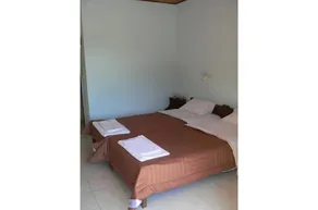 Private room with barbecue, garden & pool | Beach view - Image 5