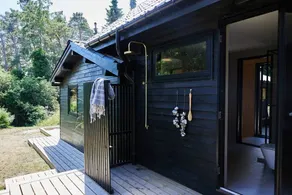Children-friendly holiday home with BBQ, terrace & garden | Water view | Perfect for remote work - Image 5
