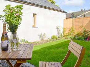 Child-friendly cottage with BBQ & garden | Pet-friendly - Image 2