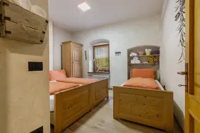 Fully equipped flat with terrace, barbeque & garden | Garden view | Dogs allowed - Image 5