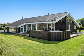 Family-friendly lovely holiday home with sauna, hot tub & terrace - Image 2