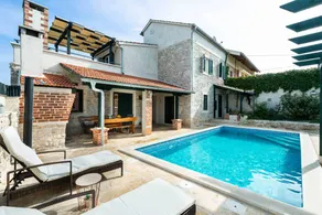 Fully equipped wonderful villa with terrace, garden & private pool | Pets are welcome - Image 2