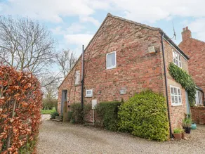 Fully equipped cottage with garden & barbecue | Pets allowed - Image 2