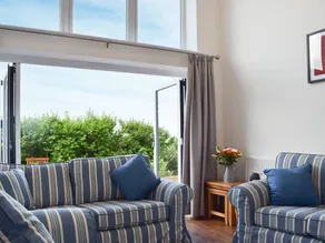 Child-friendly pleasant cottage with barbeque & garden | Pet-friendly - Image 2