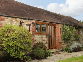 Cottage with garden - Image 2