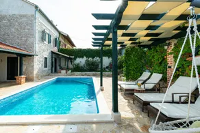 Fully equipped wonderful villa with terrace, garden & private pool | Pets are welcome - Image 3