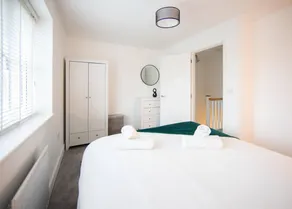 Stylish 2 Bedroom House - Village Location - Image 3