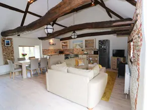 Cottage with garden - Image 4