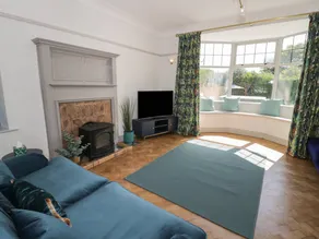 Cottage with garden & jacuzzi | Beach view - Image 2