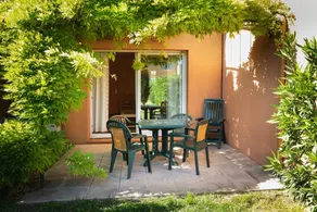 Family-oriented villa with pool, sauna & garden - Image 5