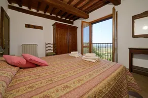 Flat with garden, terrace & pool - Image 3