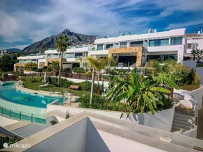 Marbella luxury house with private rooftop Jacuzzi on the Golden Mile - Image 2