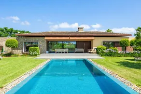 Finca avec barbecue, jardin et piscine privée | Vue montagne | Parfaite pour le travail à distance - Image 2