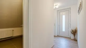 Appartamento con terrazza e giardino - Image 2