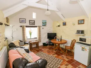 Cottage with garden - Image 5