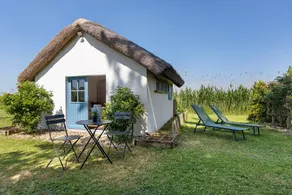 Exceptional Stay in a Group Cottage for 10 Near the Beach - Image 3