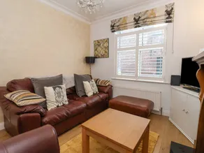 Fully equipped cottage with terrace & garden | Close to National Railway Museum | Beach view - Image 3