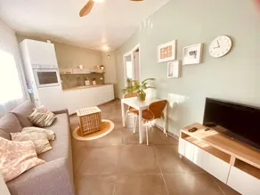 Charmante maison de vacances entièrement équipée avec terrasse et internet haut débit | Vue plage | Plage à proximité | Avec animaux autorisés - Image 4