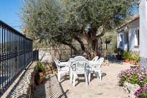 Gradevole casa totalmente attrezzata con barbecue, giardino e piscina | Vista sulla montagna | Ammette cani - Image 4