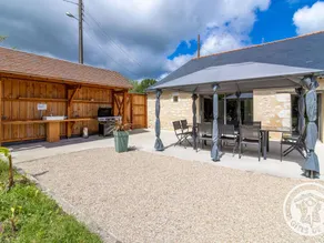 Cottage with barbecue & garden - Image 2