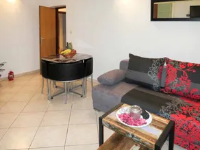 Holiday apartment with heated pool, terrace & barbeque | Water view | Dogs allowed - Image 2