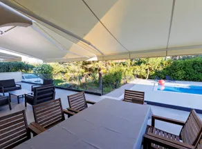 Apartamento vacacional totalmente equipado con barbacoa, piscina privada y jardín - Image 4