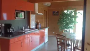 Chalet con barbacoa y jardín | Vistas al río - Image 2