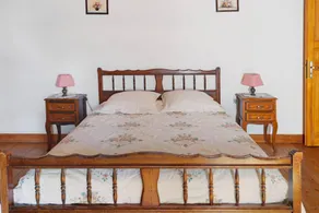Gästezimmer „La Glycine“ mit gemeinsamer Terrasse und Garten, WLAN - Image 2
