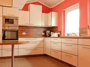 Holiday apartment with pool, barbeque & garden | Panoramic view | Perfect for remote work - Image 4