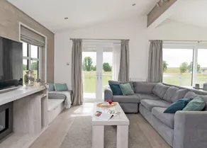 Chalet with jacuzzi - Image 2