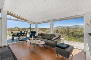 Fully equipped house with terrace | Beach nearby - Image 3