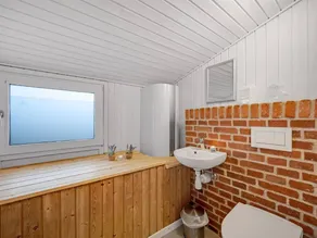 Family-oriented house with terrace, sauna & private pool | Beach nearby | Pets allowed - Image 4