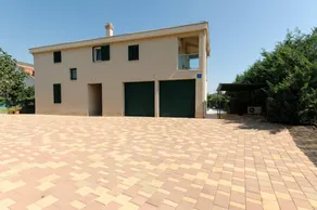 Villa in Trogir for 9 people with 5 rooms Ref. 662594 - Image 4
