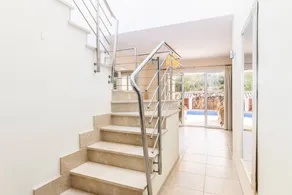 Voll ausgestattete Villa mit Garten, privatem Pool und Terrasse - Image 5