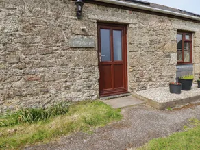 Cottage with garden - Image 2