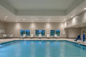 1 Bedroom Queen Suite - Image 4