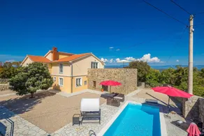 Child-friendly letting with garden, terrace & BBQ | Pool view - Image 2