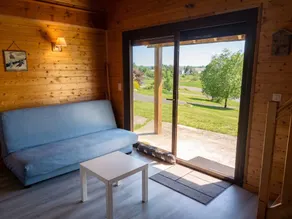 Charming Chalet in Saint-Gènes-Champespe with Private Parking - Image 3