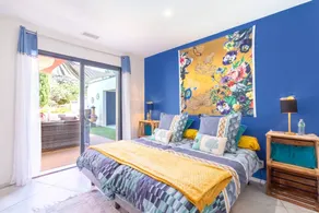 Guest Room 'L'Occitane' with Direct Access to Shared Pool, Outdoor Lounge, and Wi-Fi - Image 3