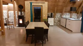 Cottage with hot tub, terrace & garden | Mountain view - Image 5