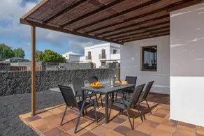 Villa mit Terrasse, Garten und beheiztem Pool | Bergblick - Image 2