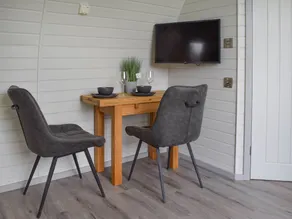 Cottage with garden & jacuzzi - Image 4