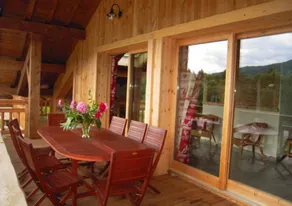 Fully equipped ample holiday apartment with barbeque & garden | Mountain view | Dogs allowed - Image 3
