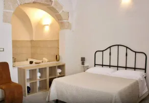 Chambre privée avec jacuzzi et internet haut débit | Vue ville - Image 2