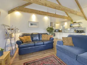 Family-oriented cottage with garden | Beach view - Image 5