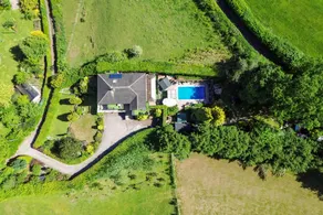 Cottage avec jacuzzi, piscine et jardin - Image 3