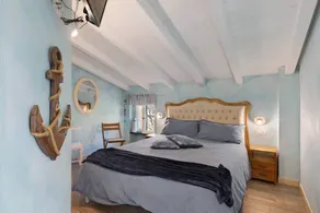 Private room with jacuzzi, terrace & garden | Garden view | Next to the beach - Image 2