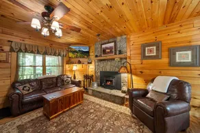 Cabin with barbeque & hot tub | Mountain view - Image 2