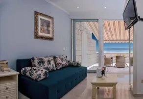 Holiday apartment with terrace | Sea view | Next to the beach - Image 2