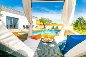 Fully equipped villa with terrace, pool & BBQ | Dogs allowed - Image 2